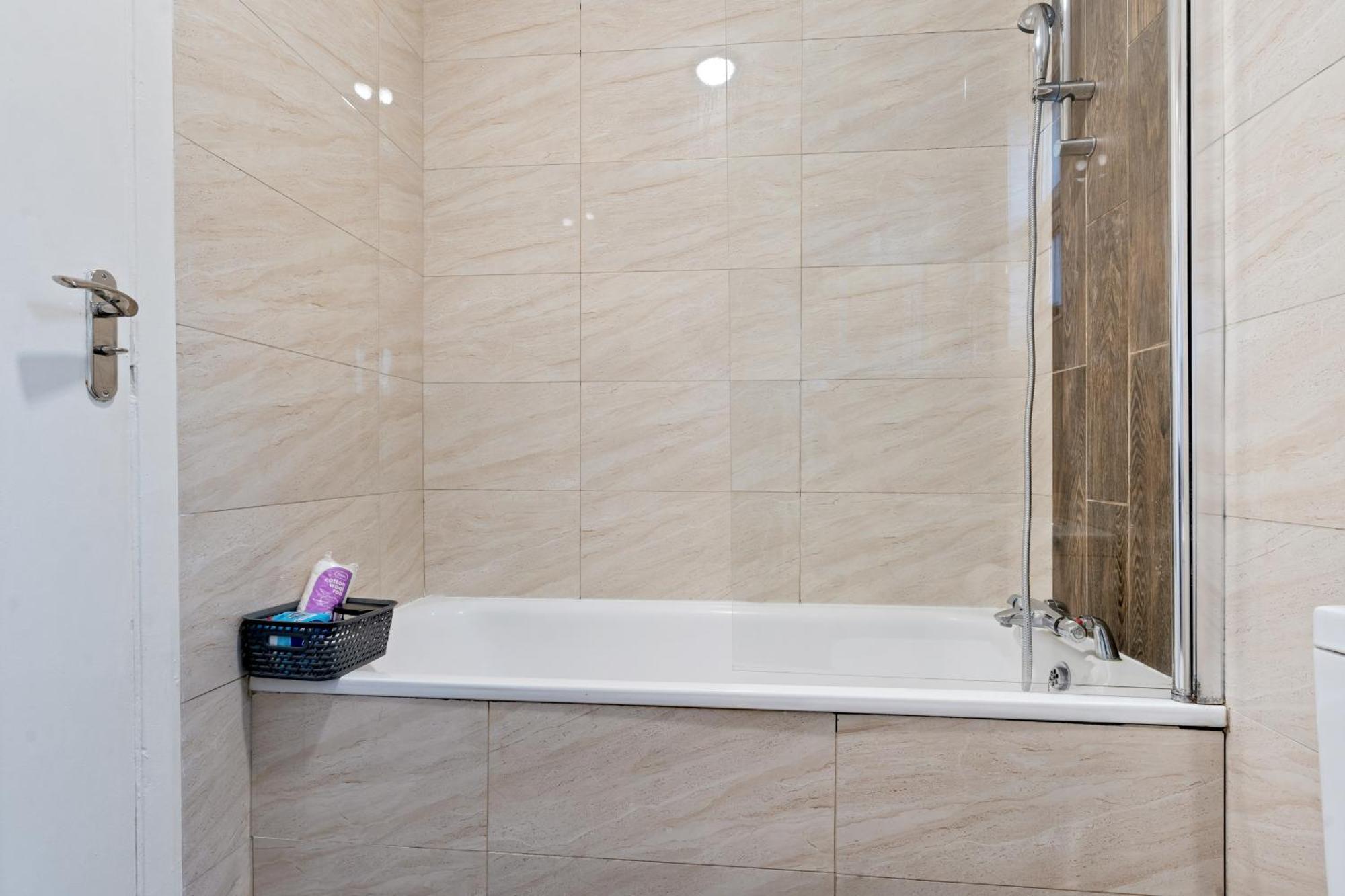 Stylish 2 Bed Apartment Near Central Лондон Экстерьер фото